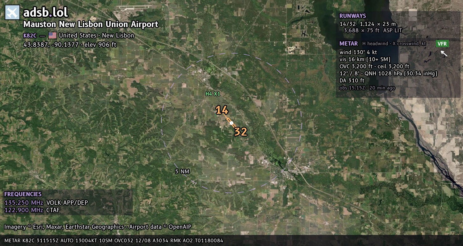 Satellite map with the runway layout of Mauston New Lisbon Union Airport (K82C)