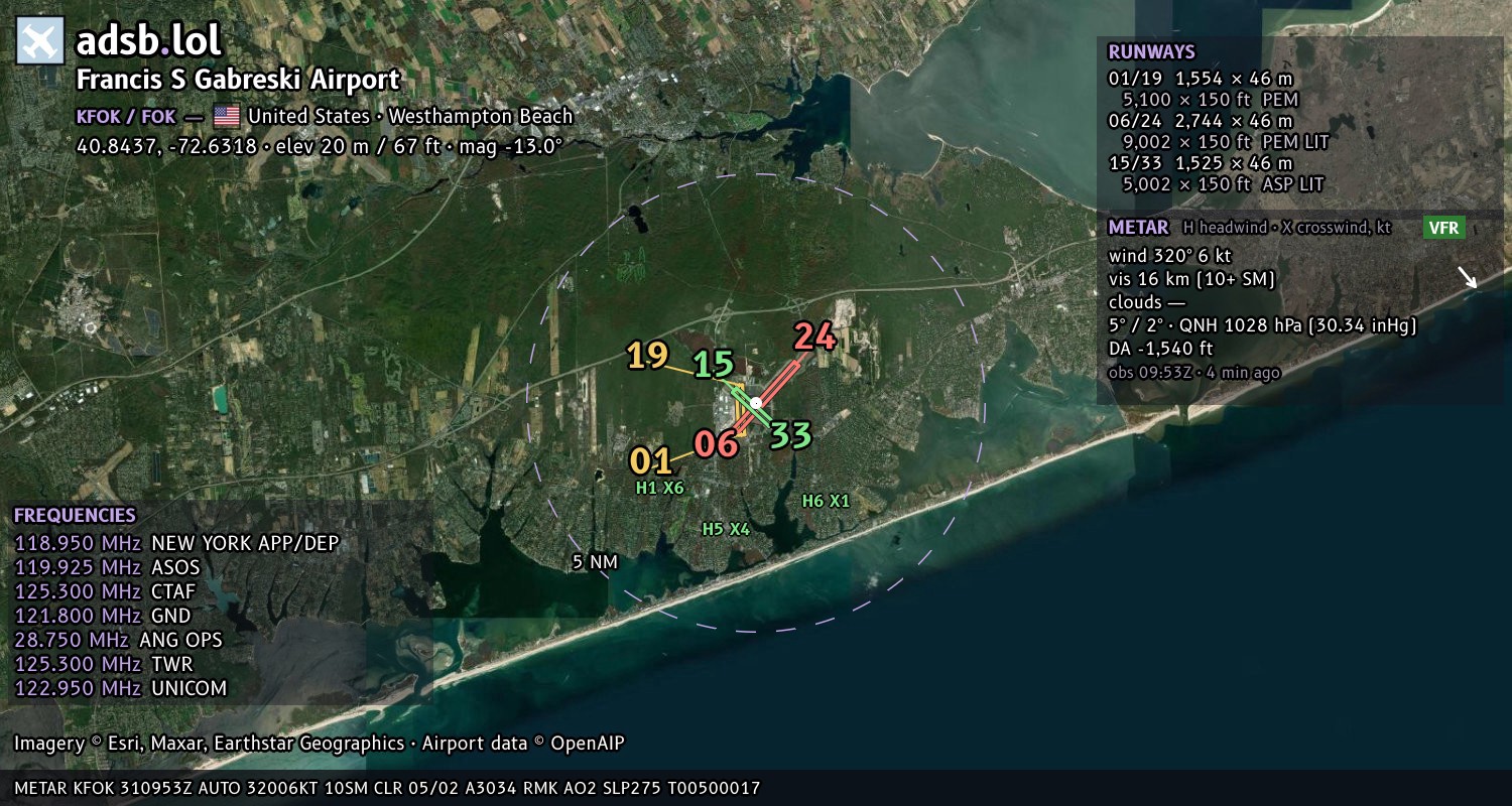 Satellite map with the runway layout of Francis S Gabreski Airport (KFOK)