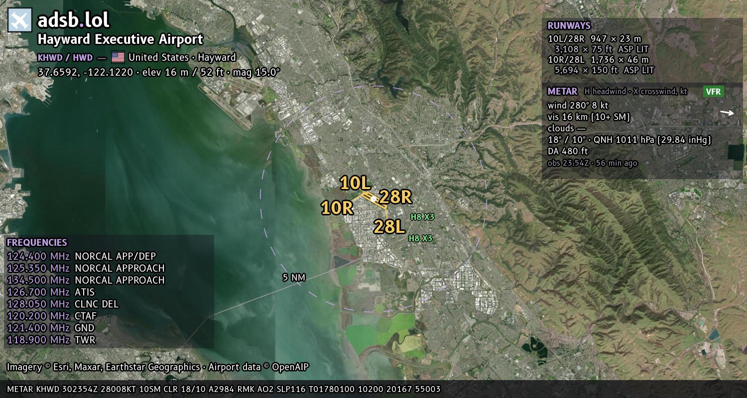 Satellite map with the runway layout of Hayward Executive Airport (KHWD)