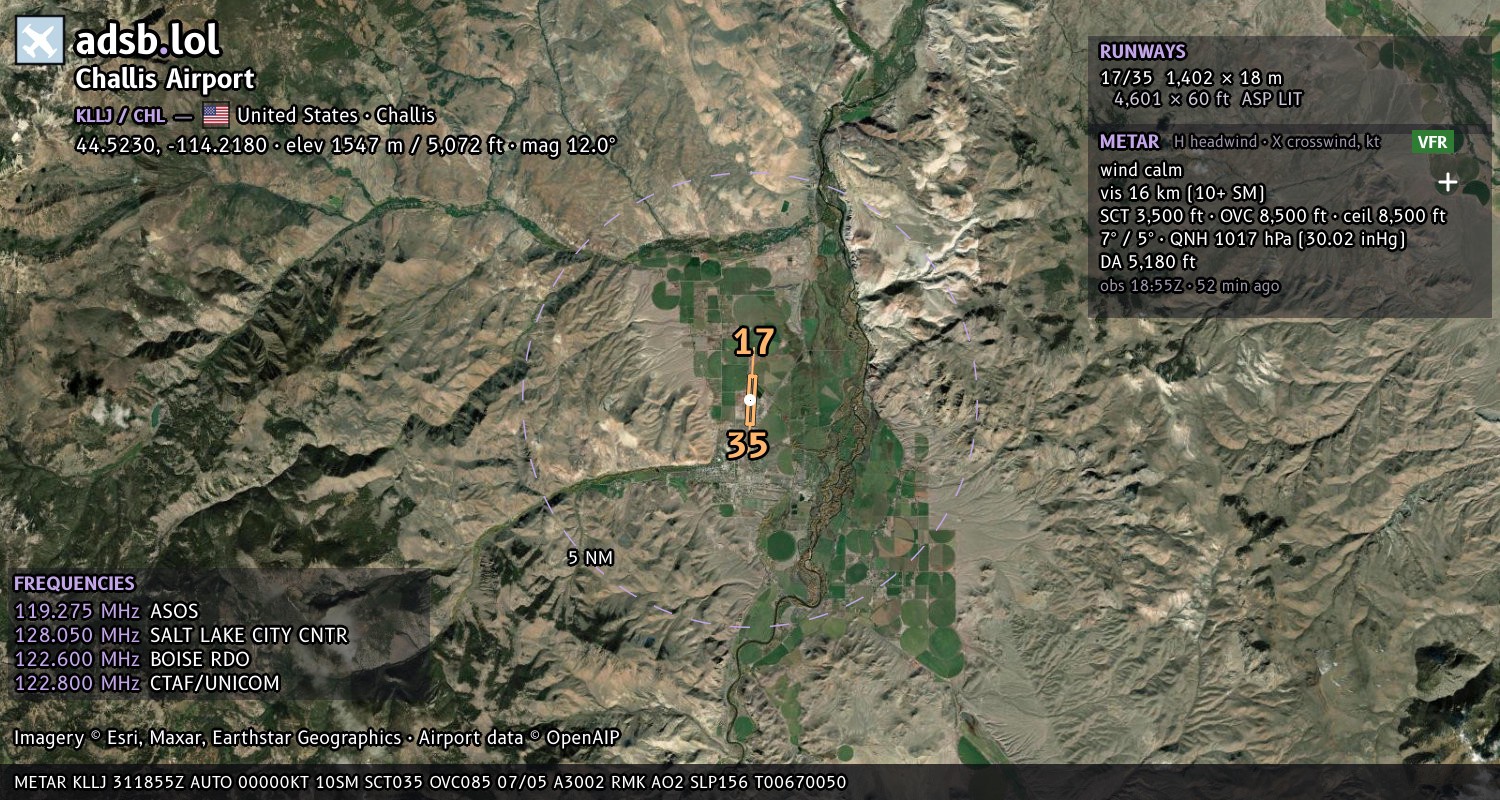 Satellite map with the runway layout of Challis Airport (KLLJ)