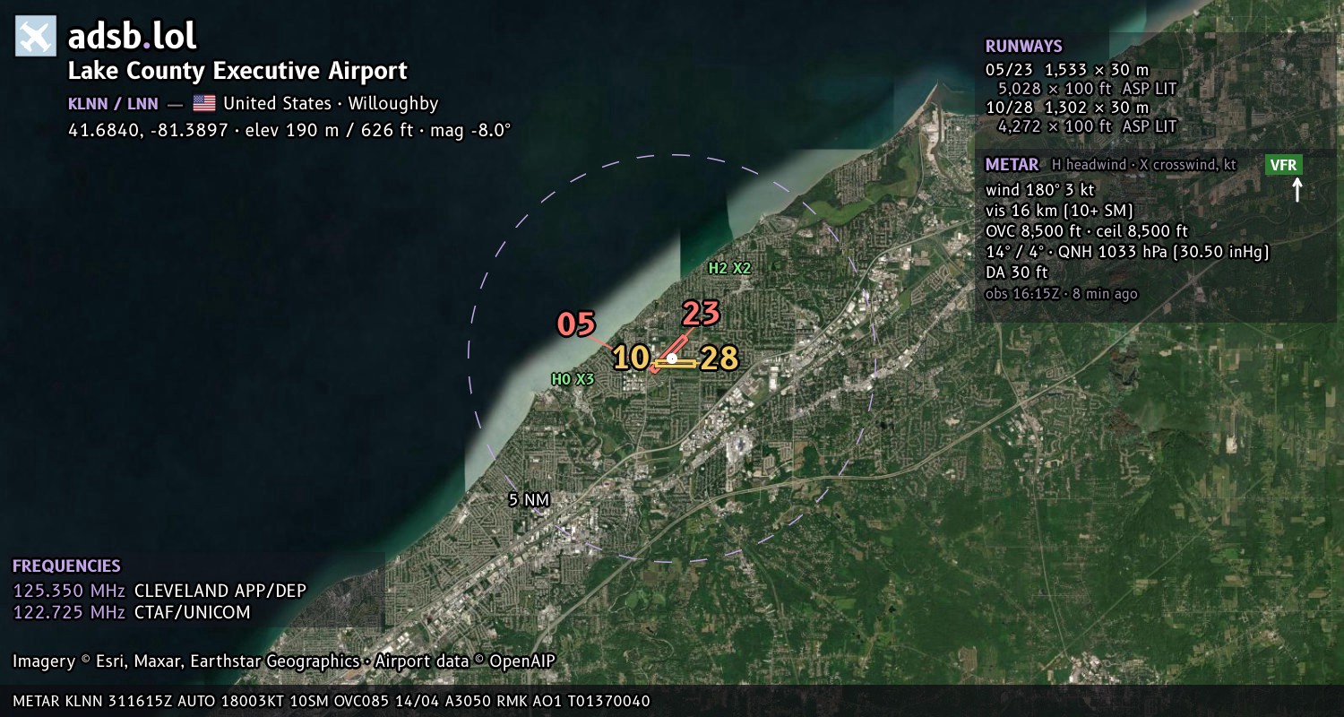 Satellite map with the runway layout of Lake County Executive Airport (KLNN)