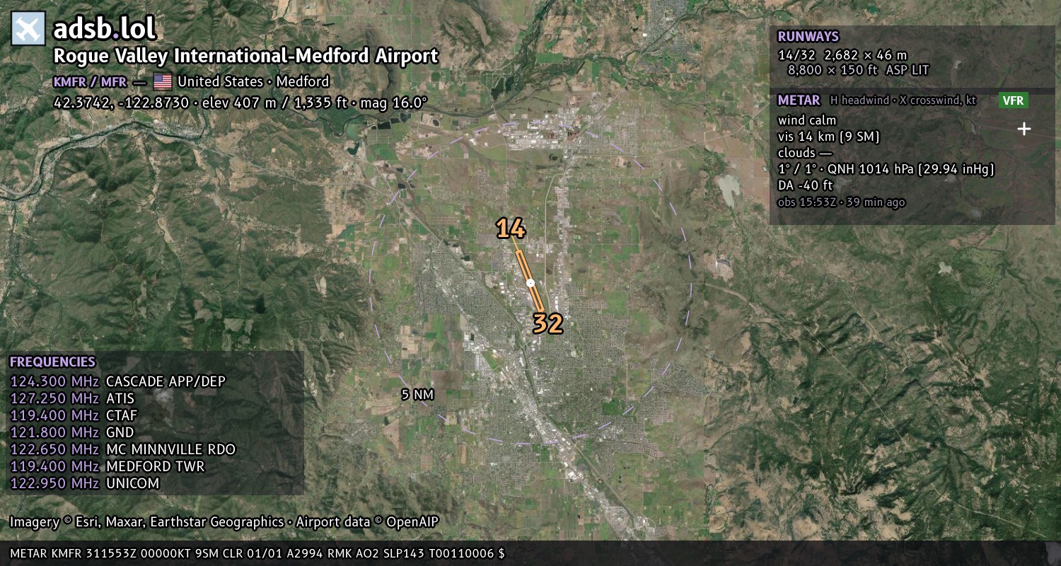 Satellite map with the runway layout of Rogue Valley International-Medford Airport (KMFR)
