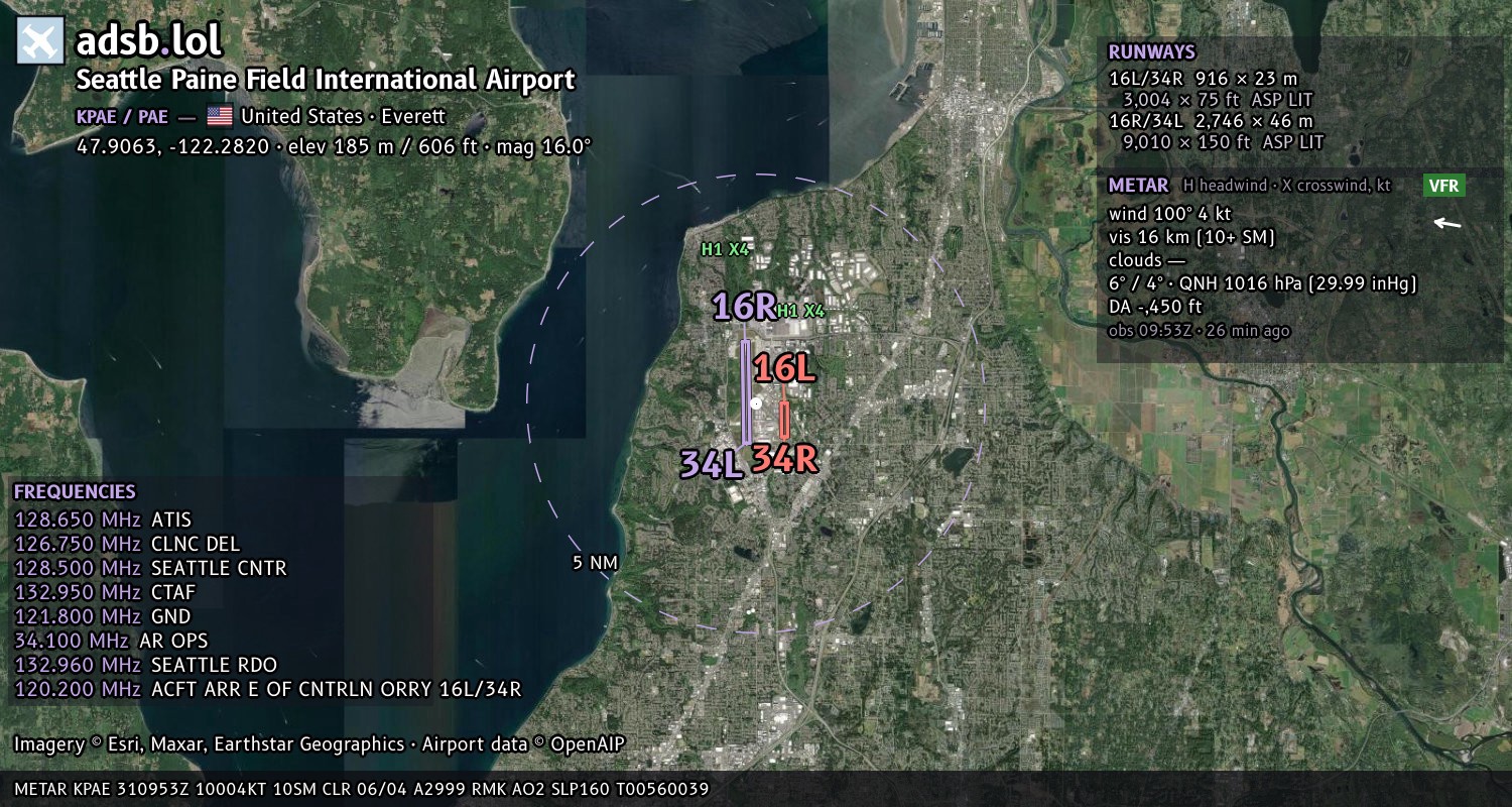 Satellite map with the runway layout of Seattle Paine Field International Airport (KPAE)