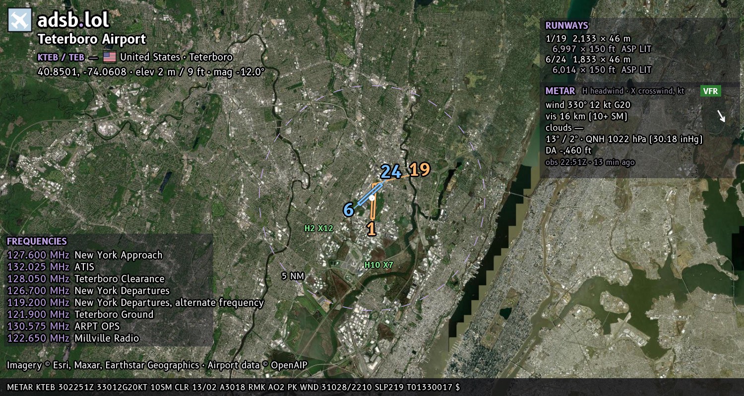Satellite map with the runway layout of Teterboro Airport (KTEB)