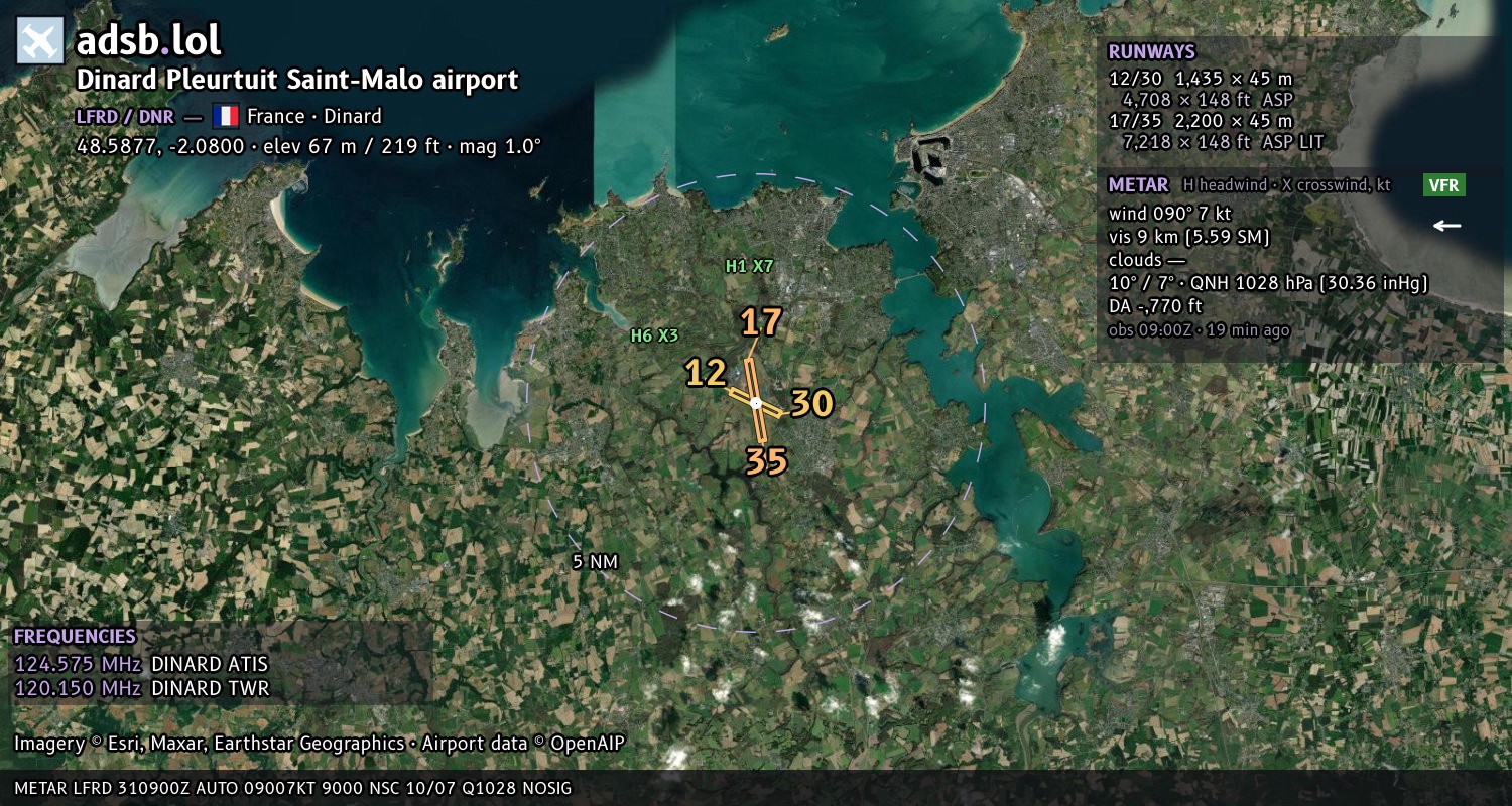 Satellite map with the runway layout of Dinard Pleurtuit Saint-Malo airport (LFRD)