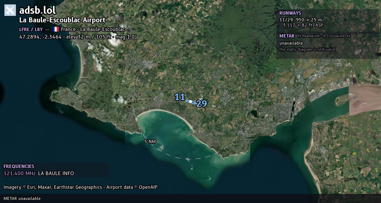 Satellite map with the runway layout of La Baule-Escoublac Airport (LFRE)