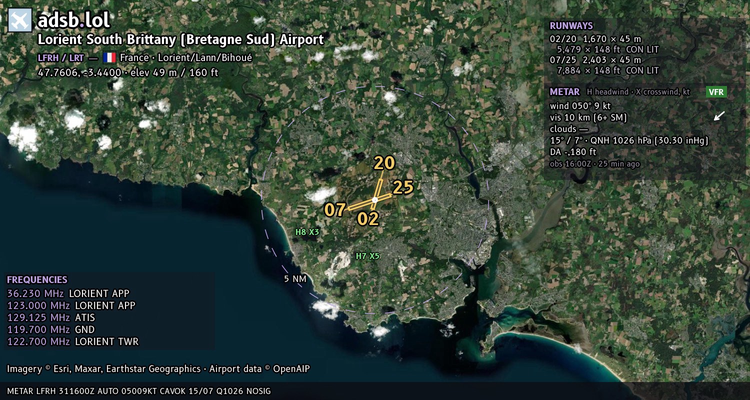 Satellite map with the runway layout of Lorient South Brittany (Bretagne Sud) Airport (LFRH)