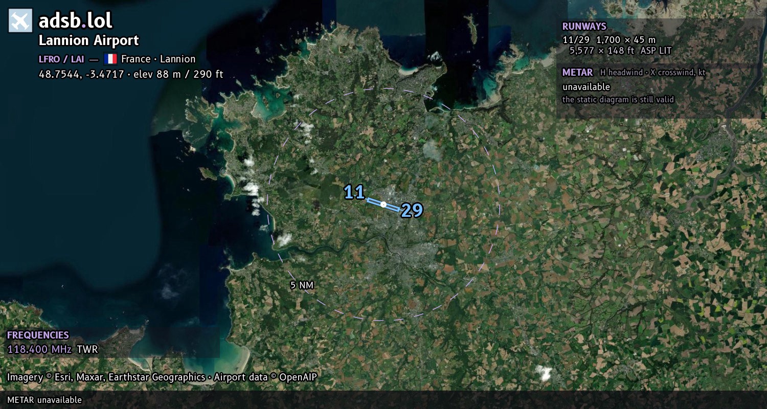 Satellite map with the runway layout of Lannion Airport (LFRO)