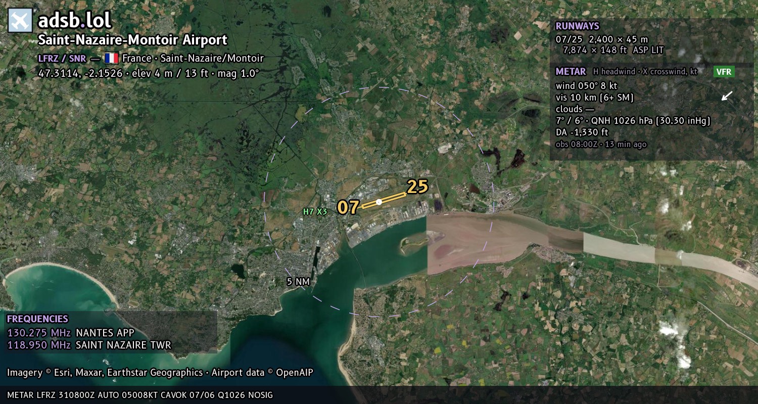 Satellite map with the runway layout of Saint-Nazaire-Montoir Airport (LFRZ)
